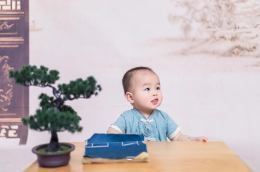 资阳宝宝什么时候攒肚